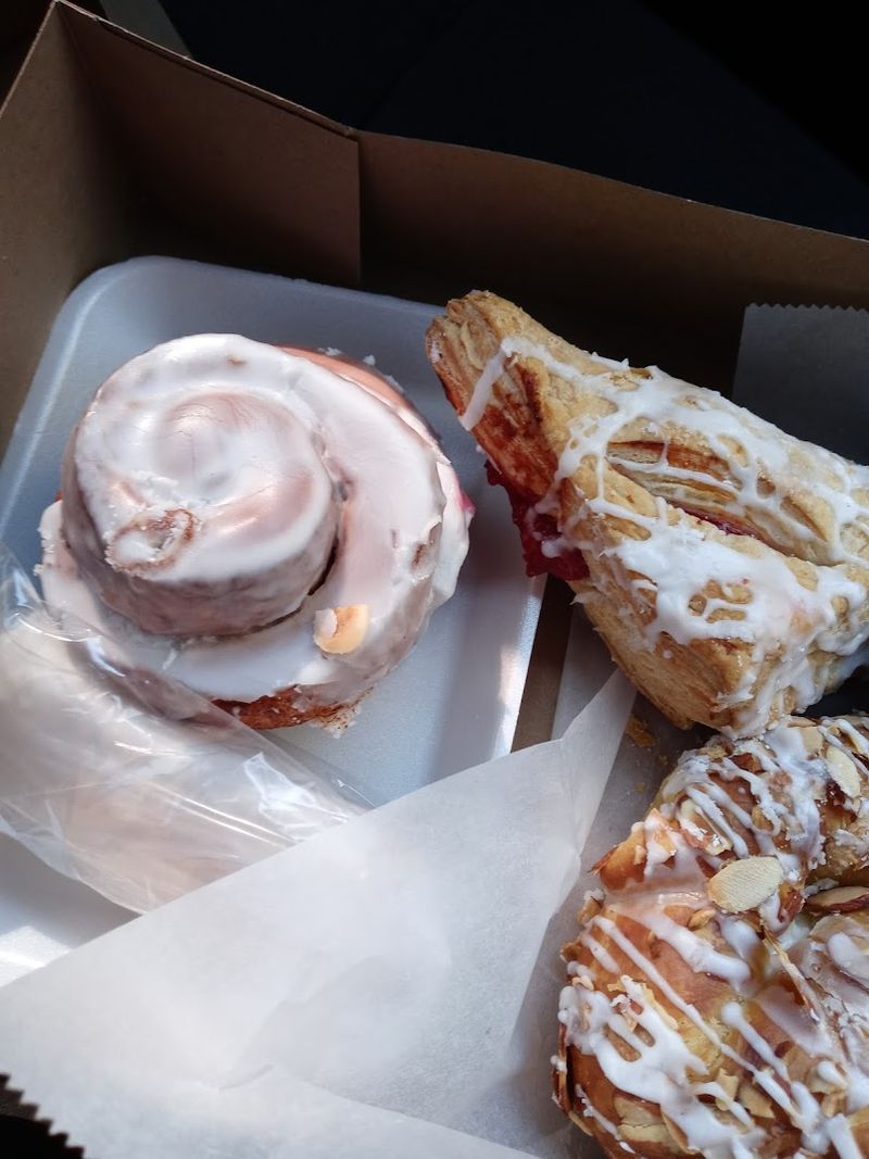 Cinnamon Rolls That Fit The Name