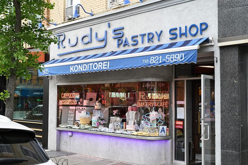 Rudy's Bakery And Café On Seneca Avenue