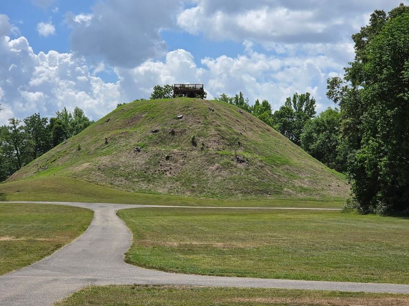 The Mounds Speak An Astronomical Language
