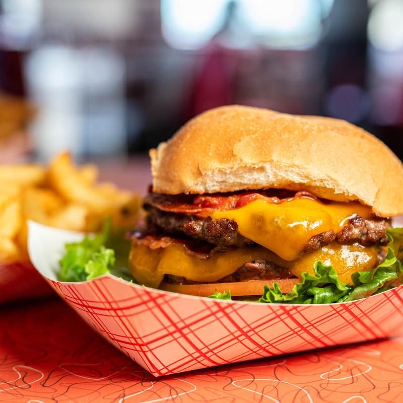 The Cheeseburger That Keeps People Coming Back