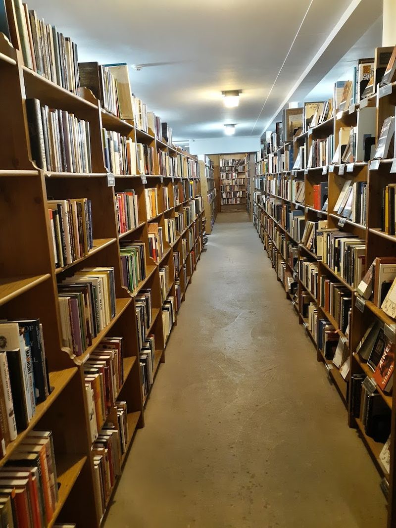 Organizing Tips For Large Book Collections
