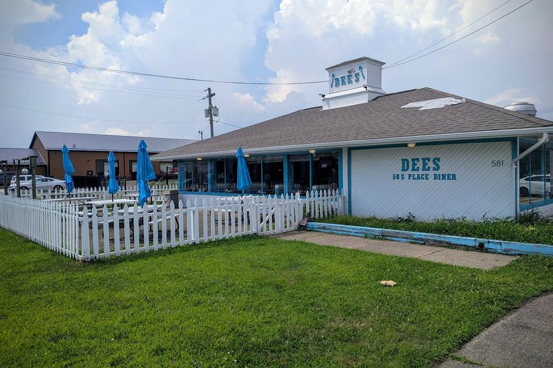 Dee's 50's Place Diner