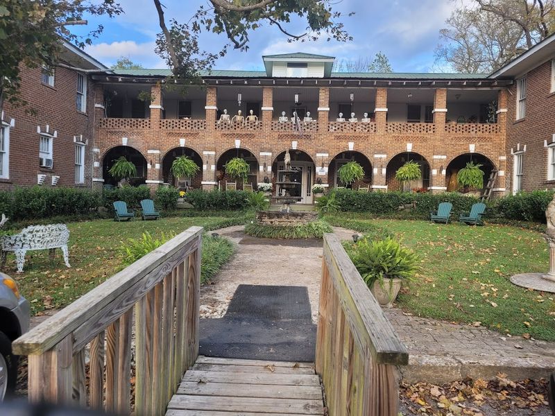 The Thomas House Bed And Breakfast And Its Victorian Charm