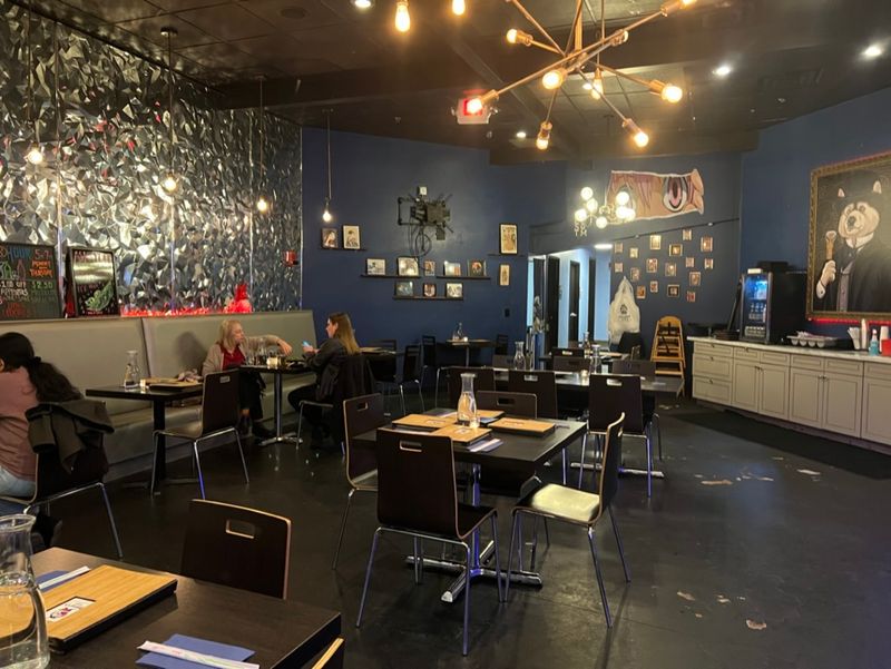 This Milwaukee Restaurant Has A Cosy, Casual Feel
