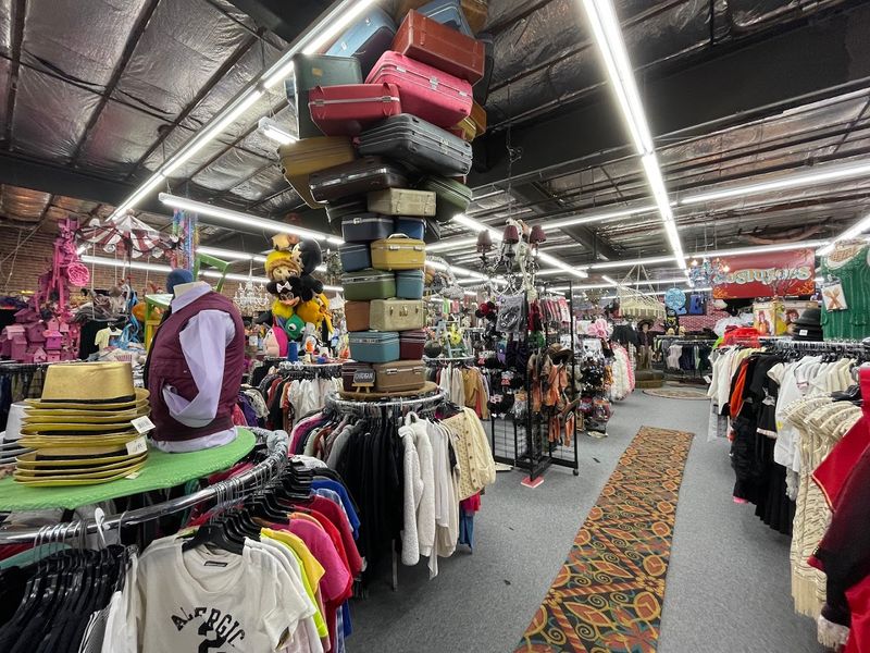 Junkee Clothing Exchange, Reno