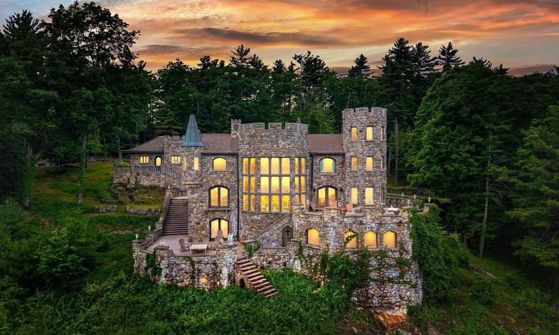 Highlands Castle