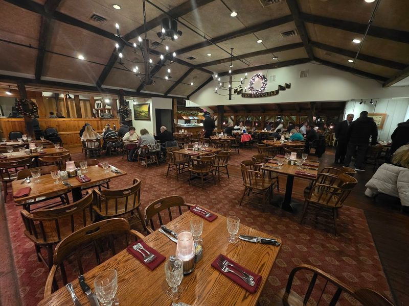 Fresh Seafood That Holds Its Own In A Steakhouse Setting