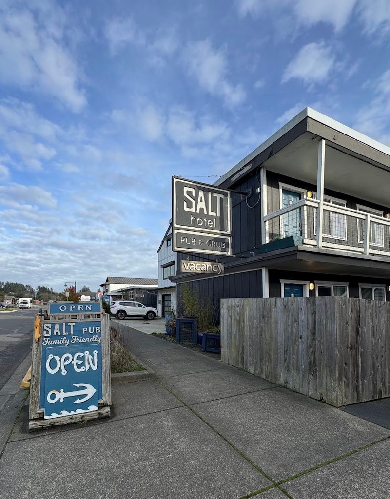 Salt Pub