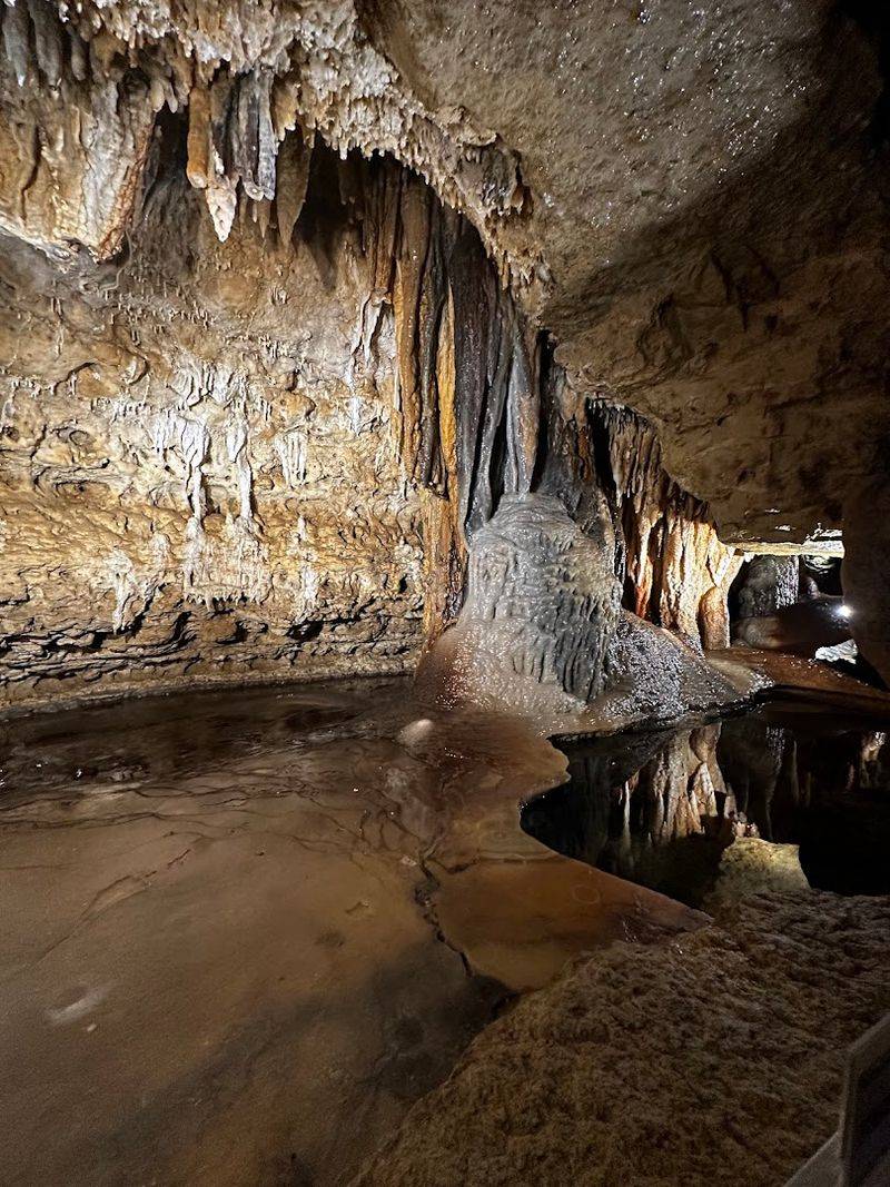 Cave Of The Mounds