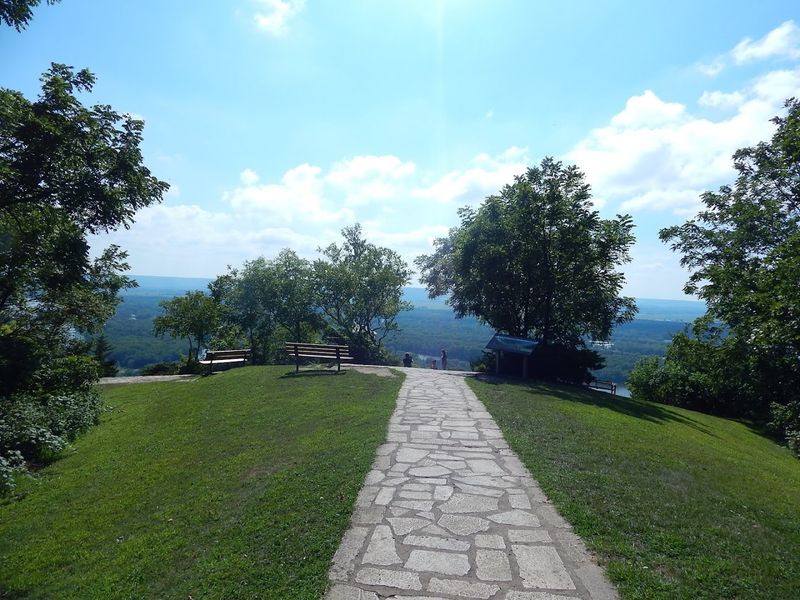 Why Alma Works So Well For A Spring Escape