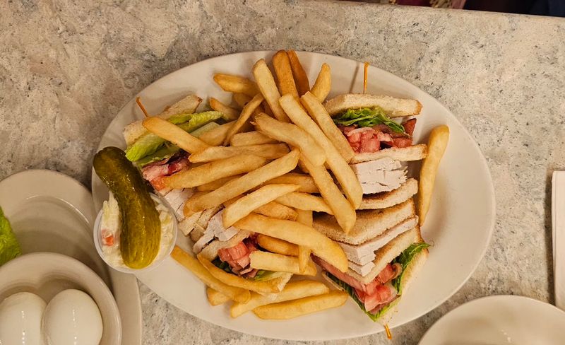 Lunch And Dinner Worth Showing Up For
