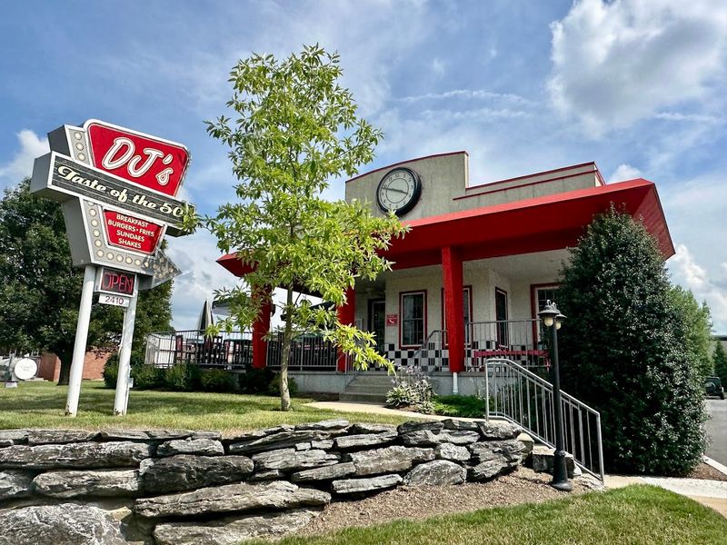 Community Role Of Diners In Pennsylvania Towns