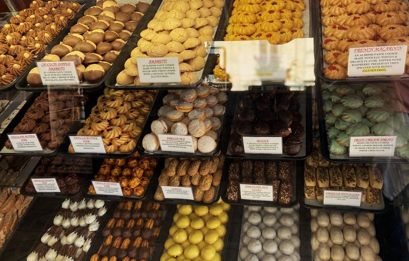 Italian Cookies Fill The Shelves With Colour