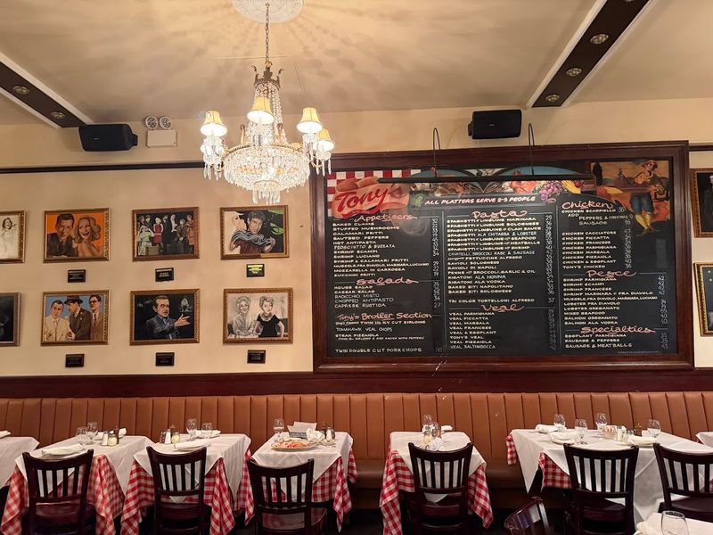 Tony's Di Napoli