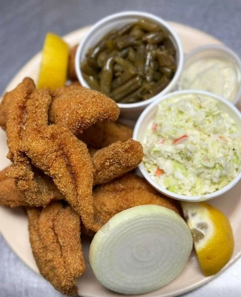 Fried Catfish That Earns Its Reputation