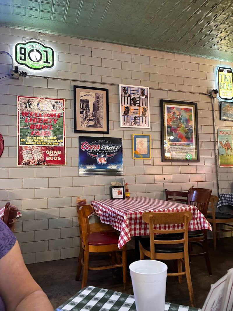 Gus's World Famous Fried Chicken, Memphis