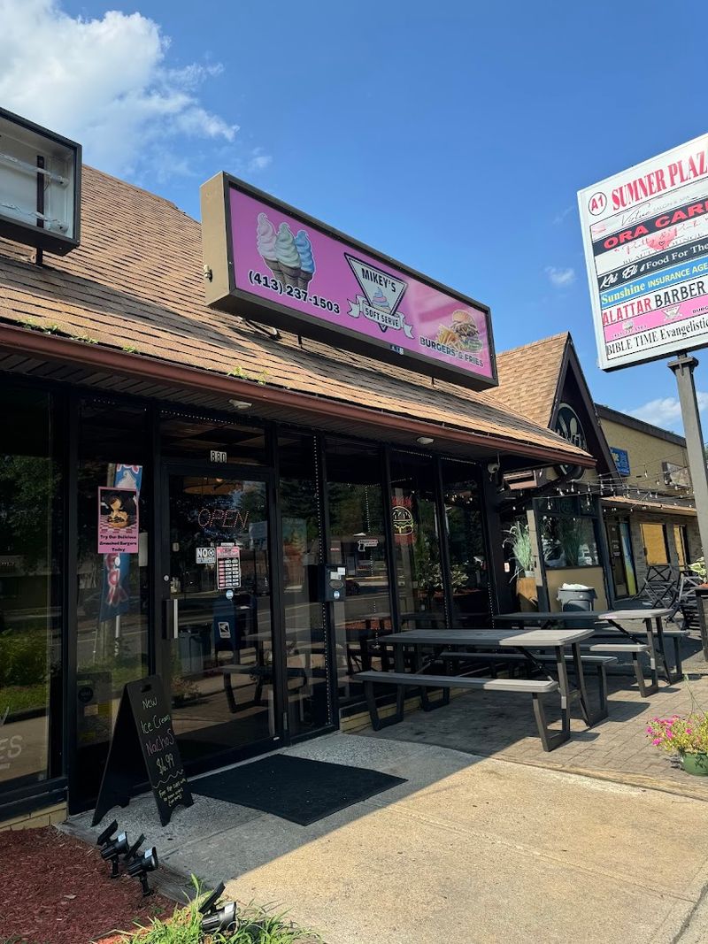 Mikey's Soft Serve And Smashed Burgers, Springfield