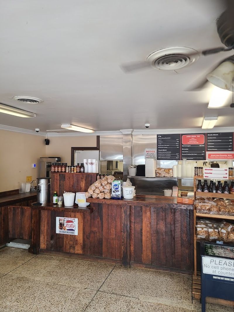 The No-Frills Setup That Makes It Feel Authentic