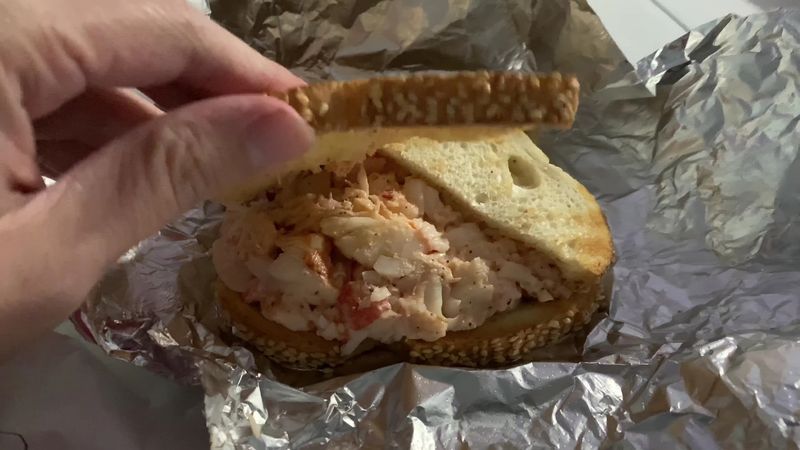 Choosing The Right Bread For Lobster Rolls