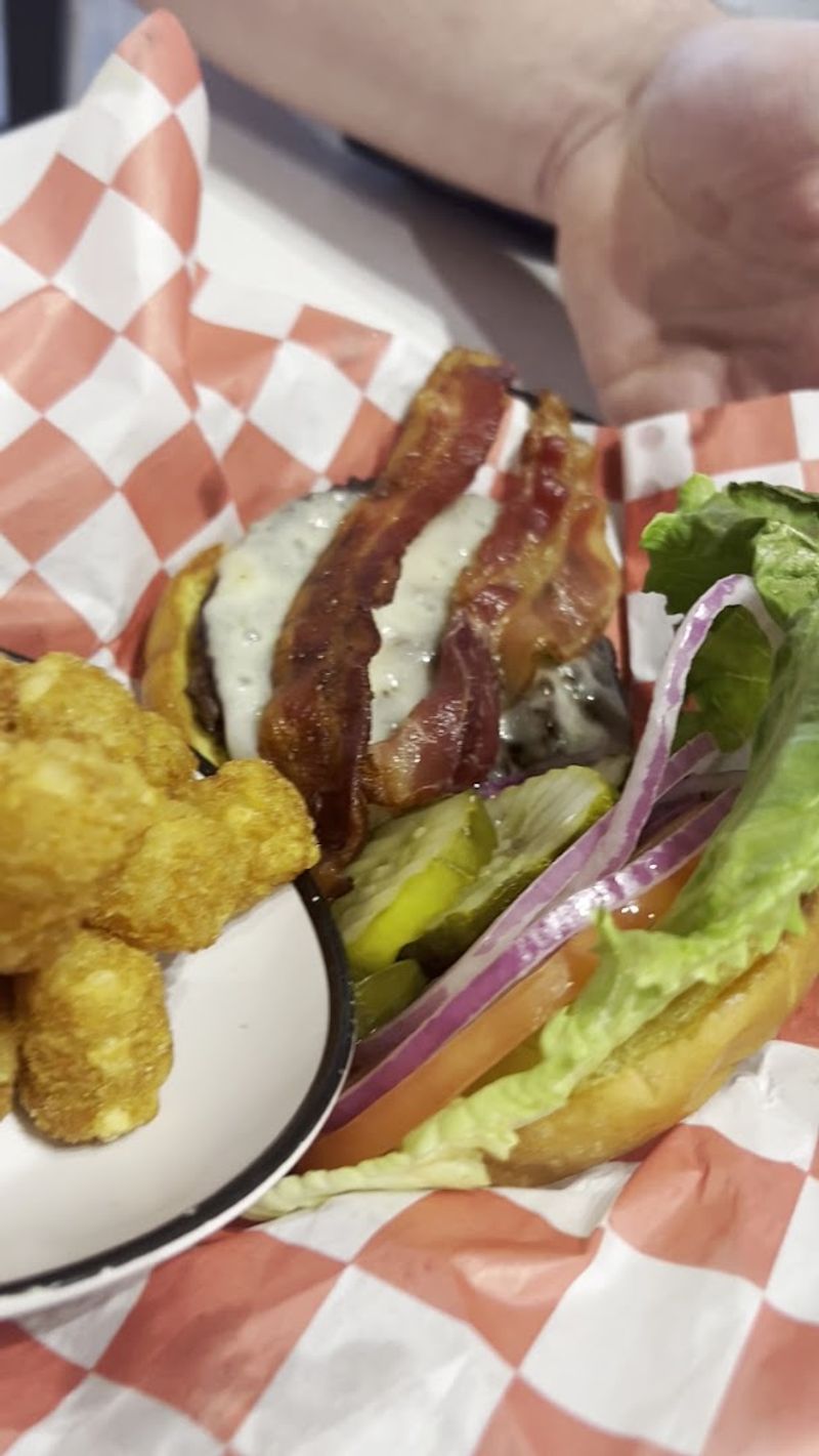 Burgers And Sandwiches With Throwback Diner Charm