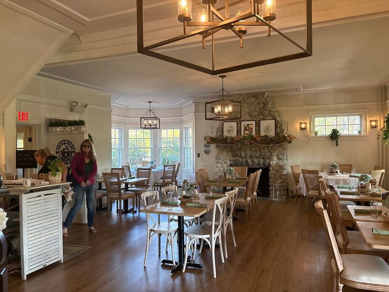 An Atmosphere That Keeps The Visit Unhurried