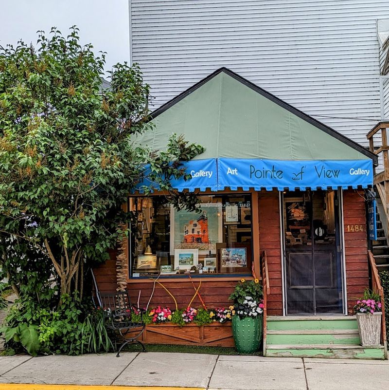 Art Galleries And Craft Boutiques
