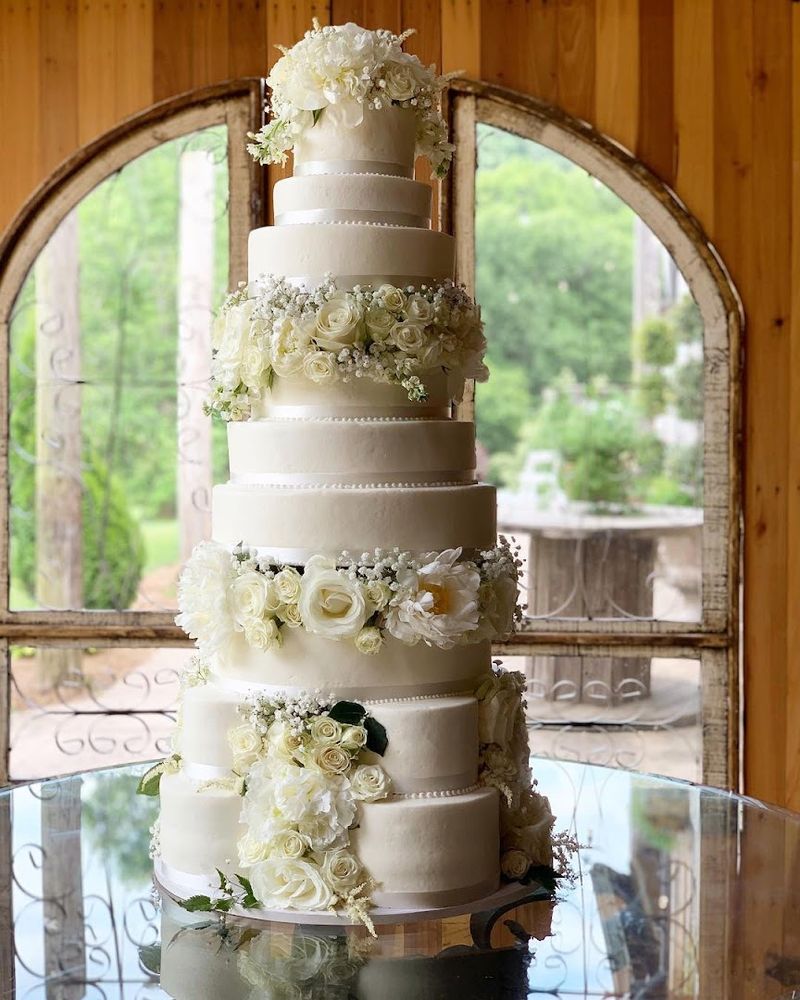 Wedding Cakes That Make The Biggest Day Even Sweeter