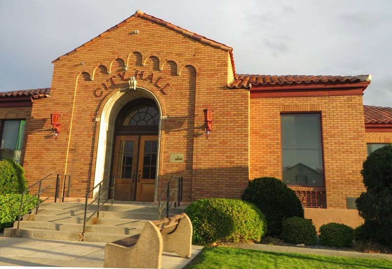 Community Resources Make Fixed-Income Living Easier