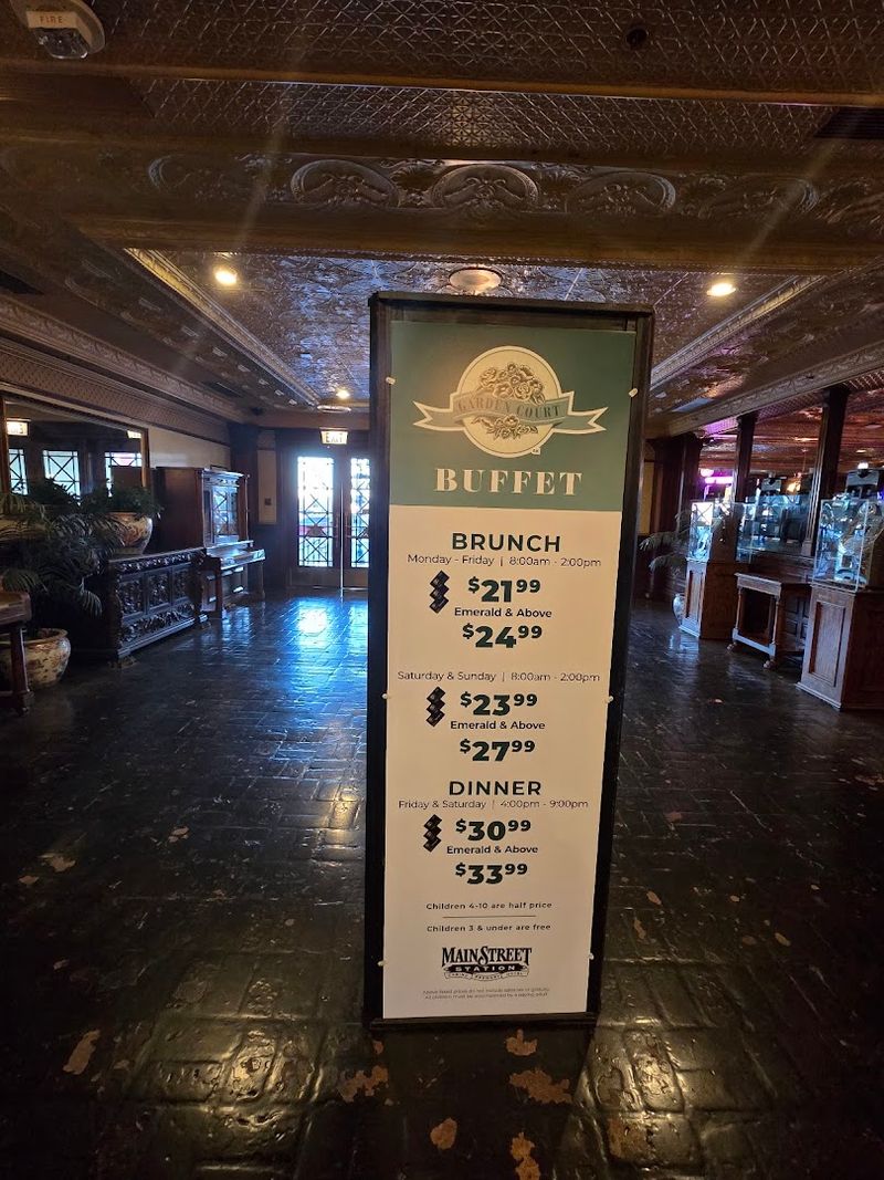 The Buffet Keeps Prices More Family-Friendly Than Many Vegas Spots