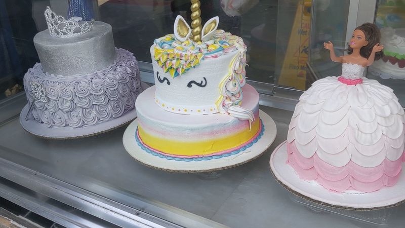 Custom Cakes That Actually Deliver