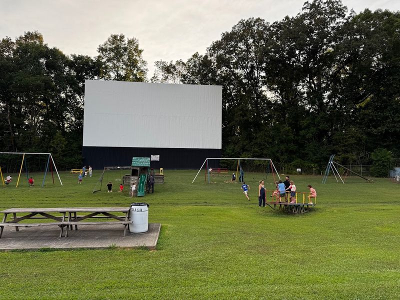 Swingin' Midway Drive-In, Athens