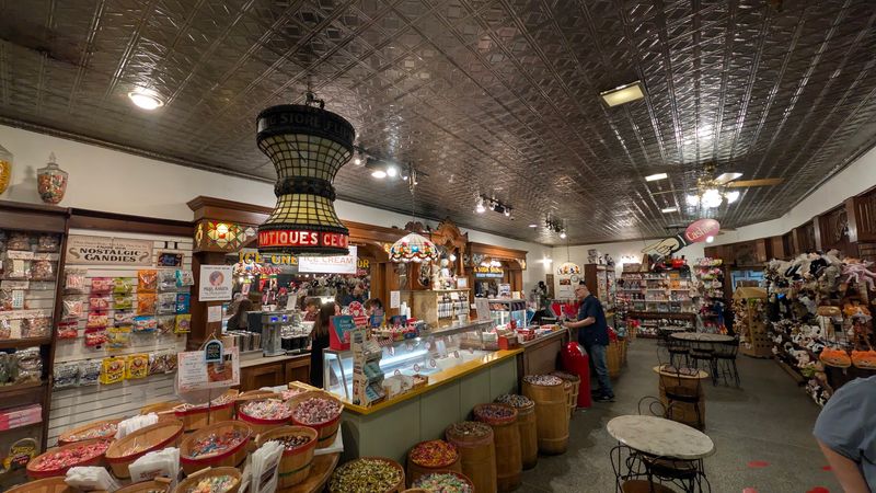 Brooks Shaw's Old Country Store, Jackson