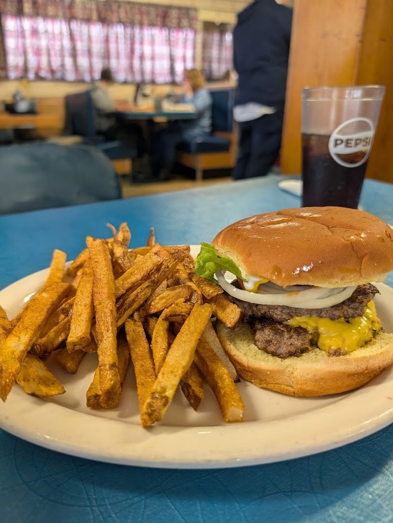 Key Ingredients Behind Iconic Burger Flavor