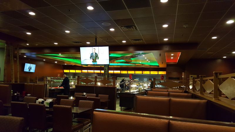 Cleanliness And Ambiance Of The Dining Area