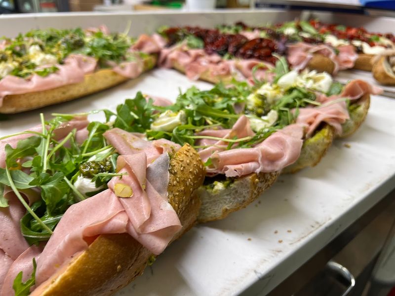 G&R Deli