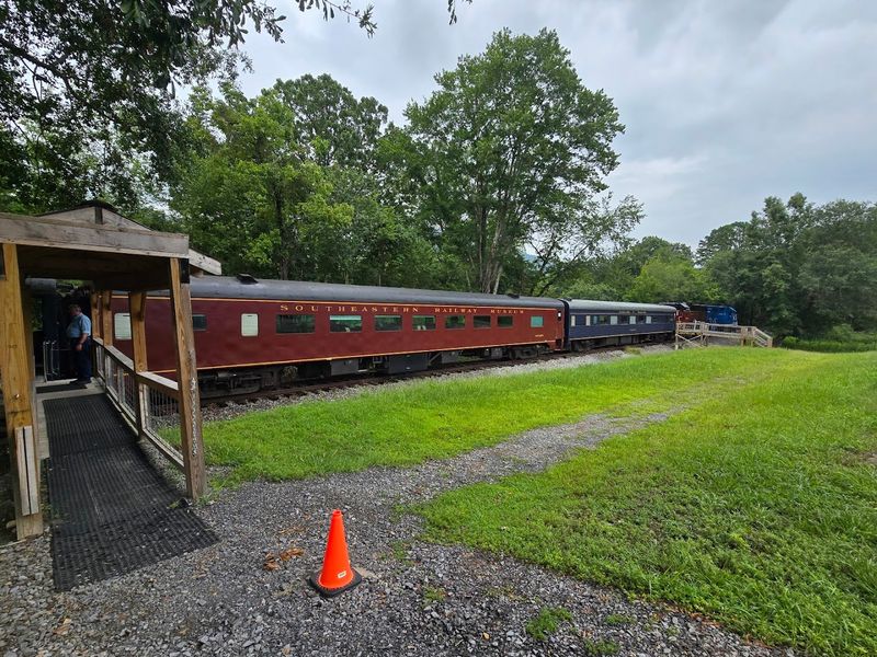 Ride The Hiwassee Loop Train, Delano