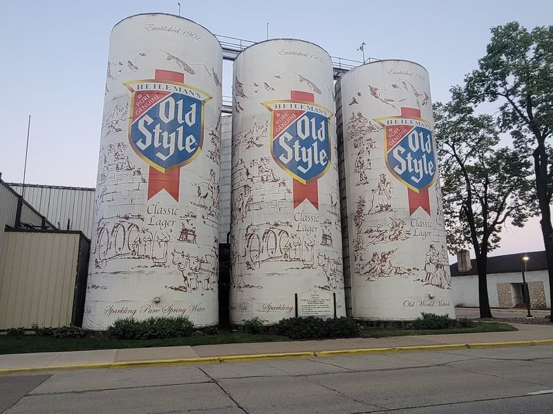 World's Largest Six-Pack (La Crosse)