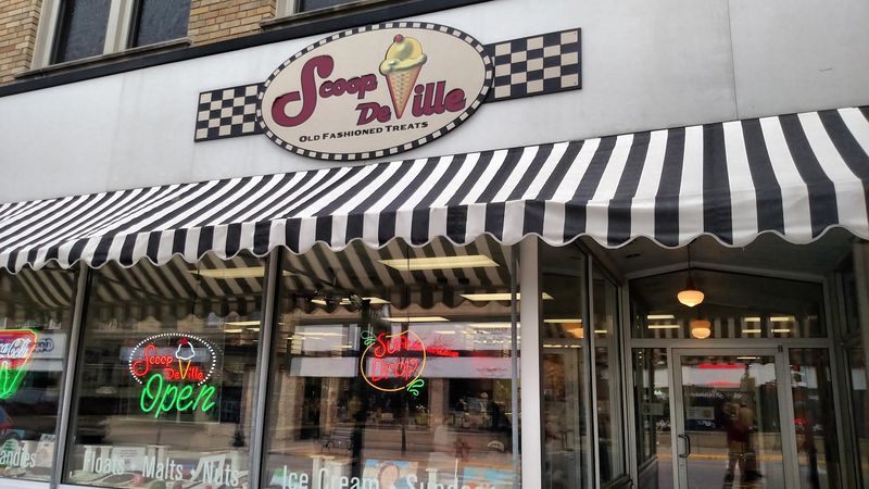Scoop DeVille, Hartford
