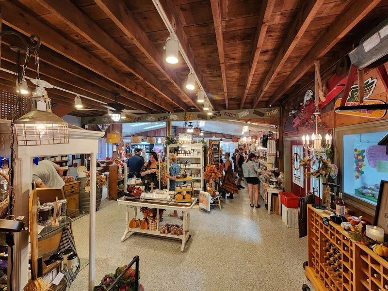 The Country Store Smells Like A Fresh-Baked Fall Treat