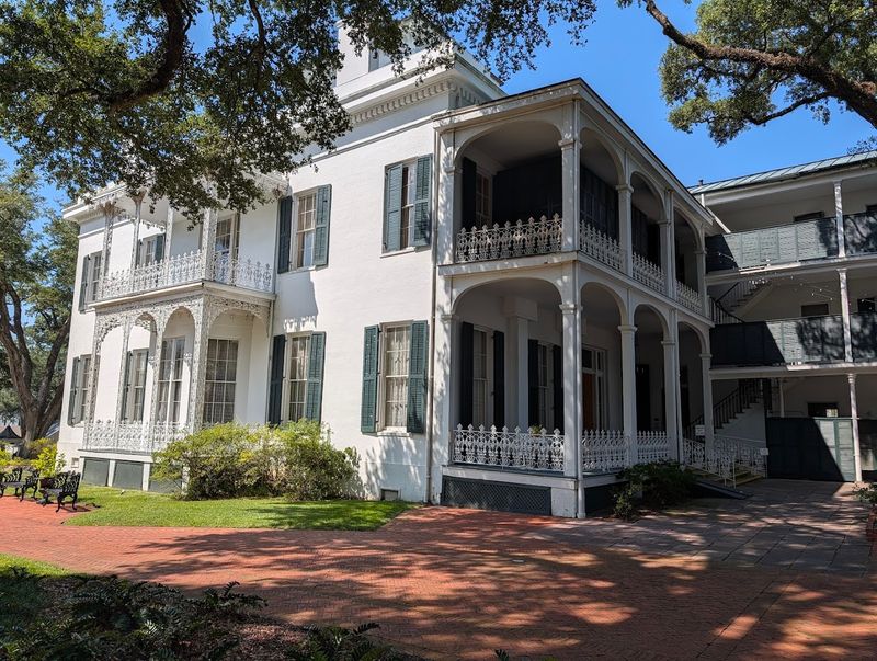 Why Stanton Hall Belongs On Every Travel List