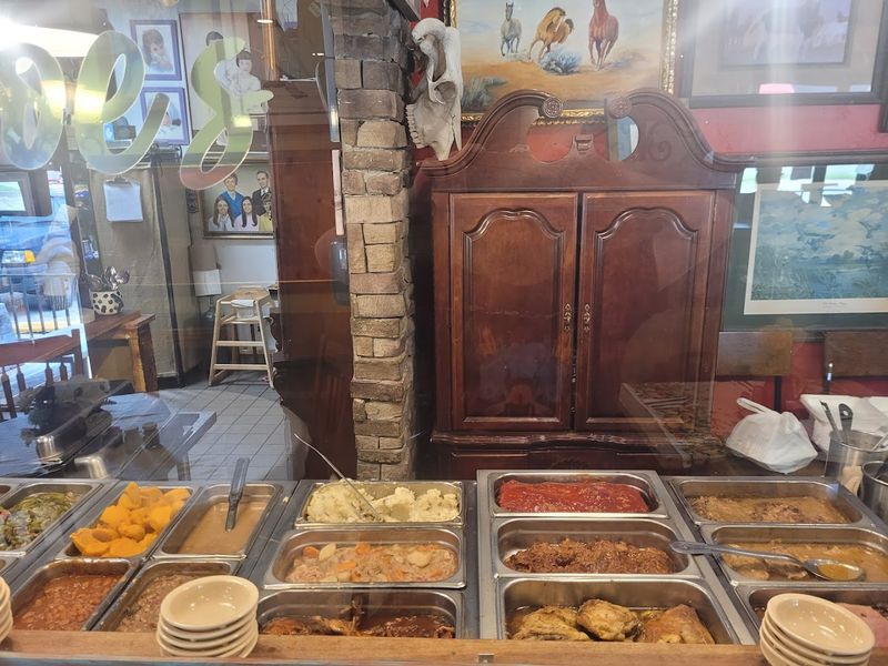 Roscoe's Feed Shack