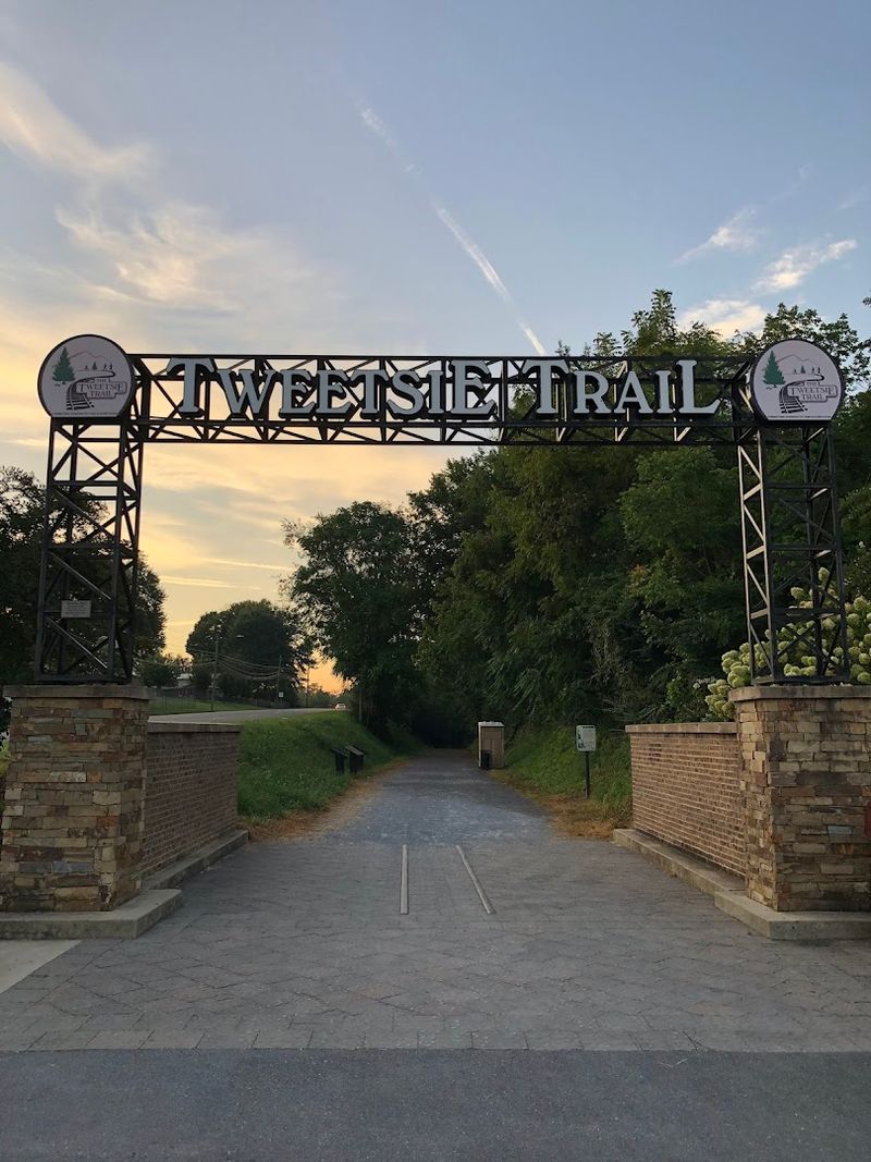 The Johnson City Trailhead And Its Amenities