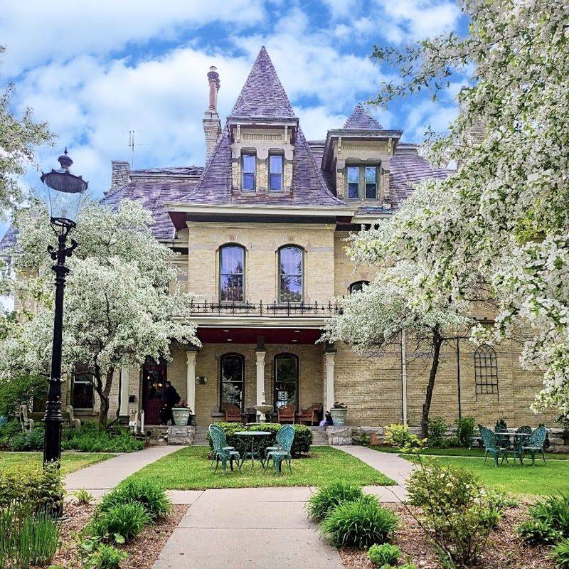 Mon Bijou Inn, Oconomowoc