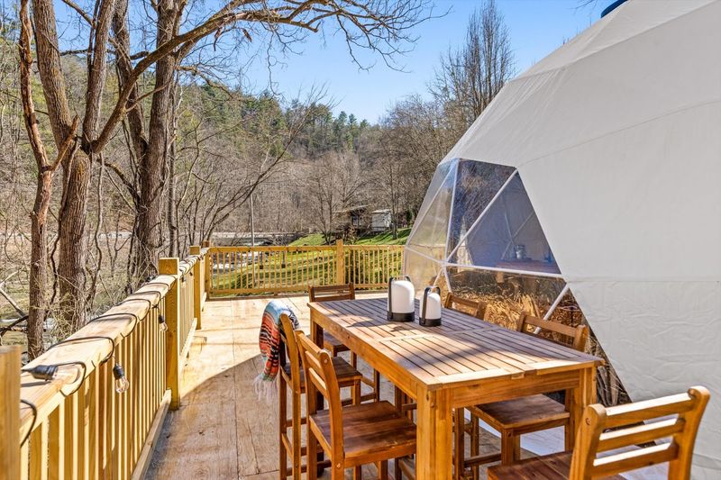 Romantic Packages And Special Occasion Touches Worth Knowing About