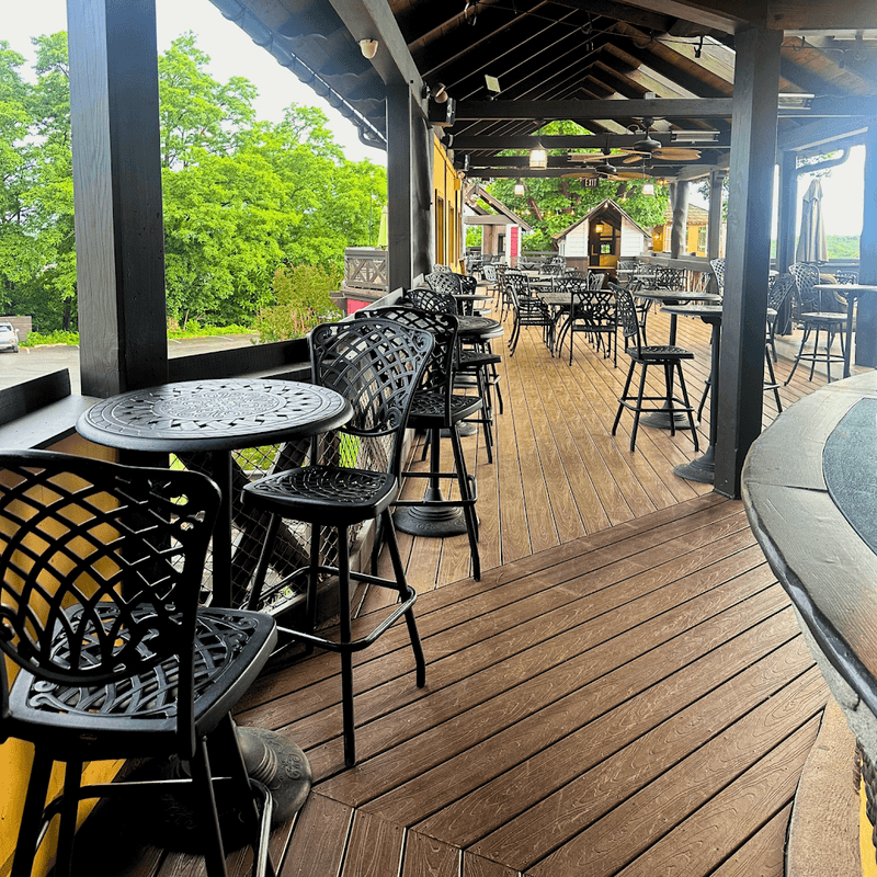 Loxley's Restaurant And Patio Bar