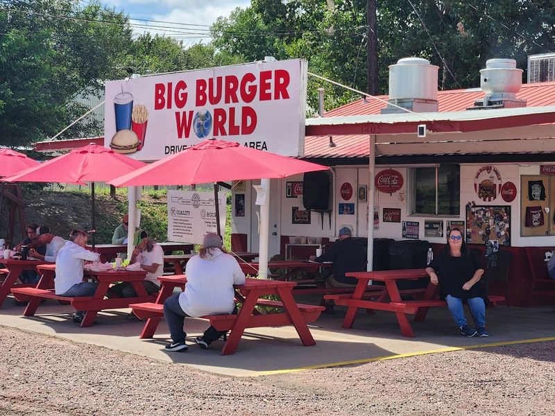 Planning Your Visit Around A Classic Meal