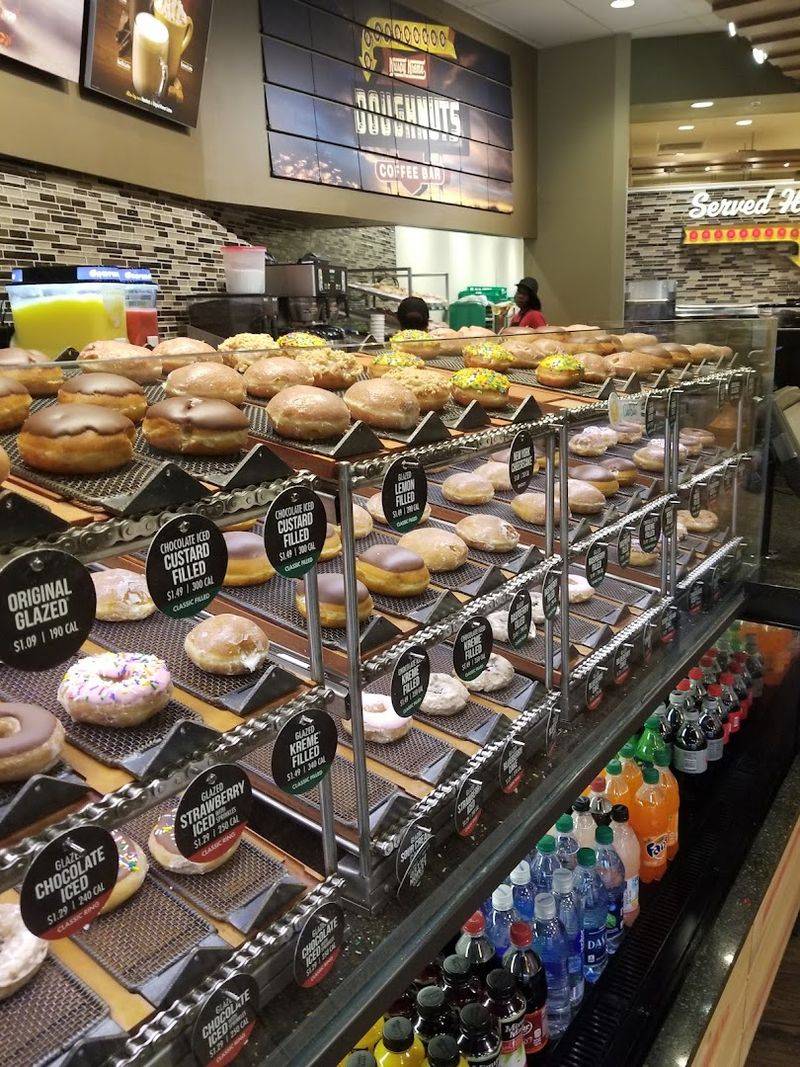 Food, Coffee, And Recharging Between Shopping Rounds