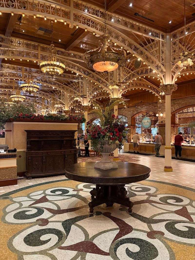 The Dining Room Has Old-School Vegas Character