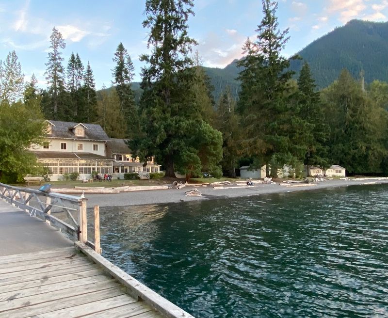 Lake Crescent Lodge