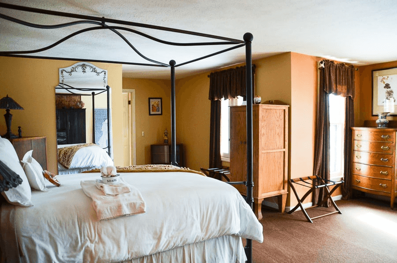 Vintage Gardens Bed And Breakfast: Breakfast Worth Waking Up For